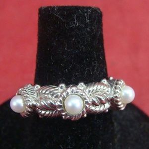 JUDITH RIPKA STERLING SILVER 3 RAISED PEARL RING 6